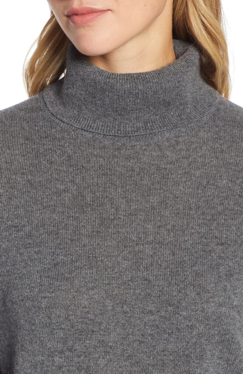 Women's Cashmere Turtleneck Sweater - Image 4