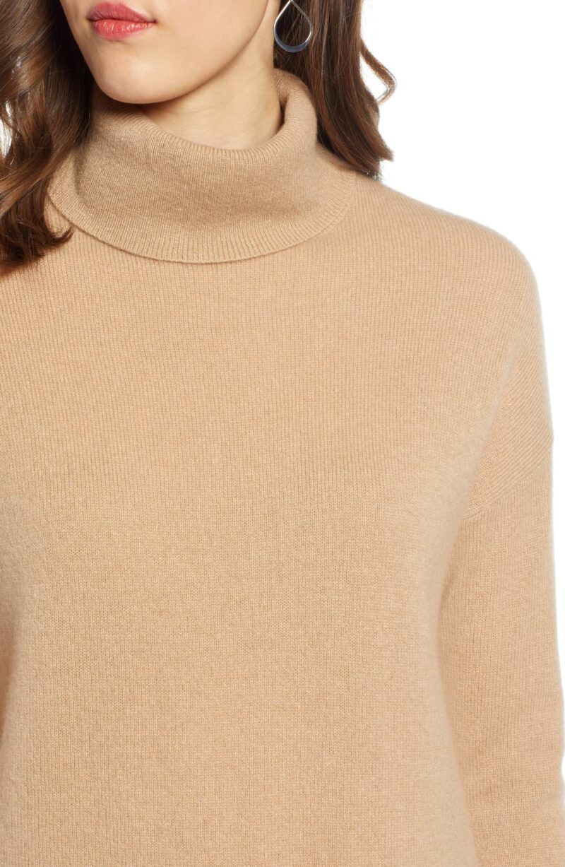 Women's Cashmere Turtleneck Sweater - Image 4