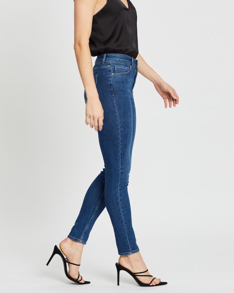 Women's Mid-Wash Jeans - Image 3