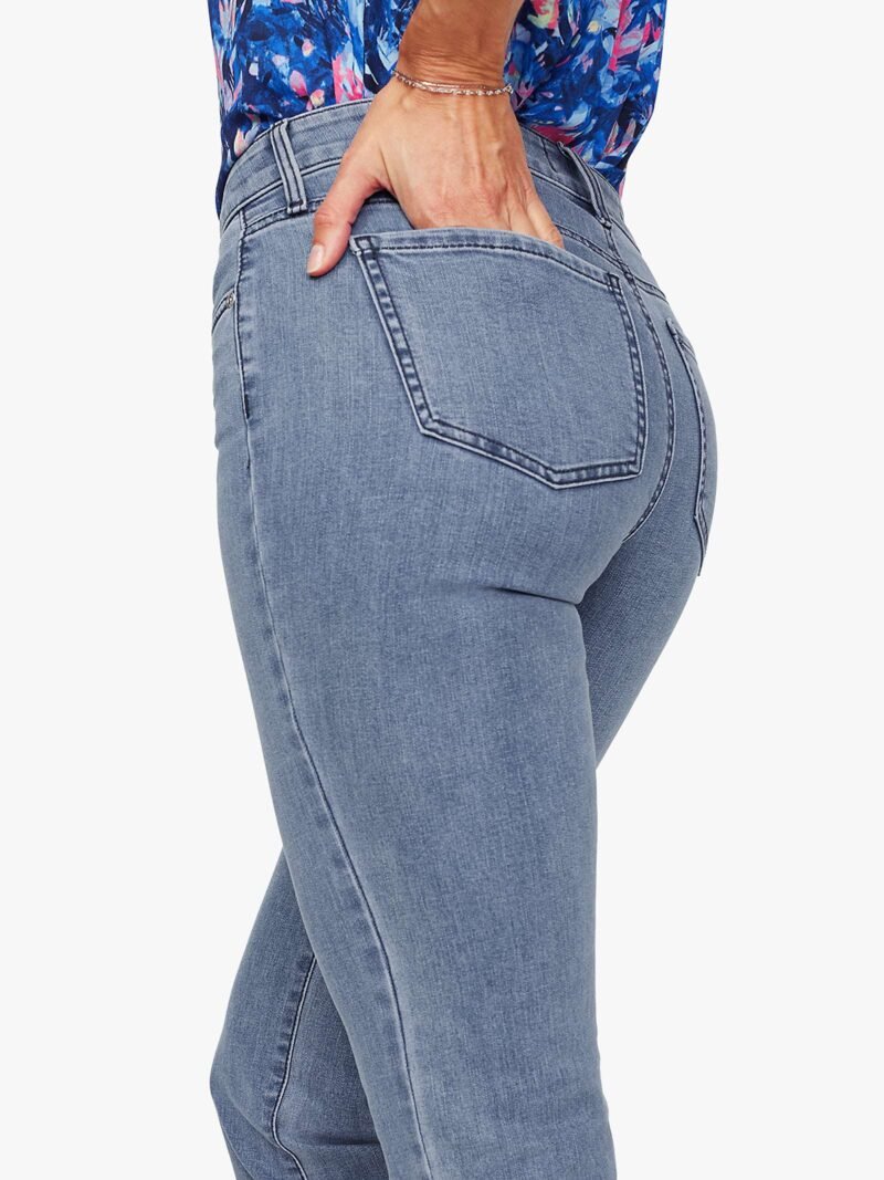 Women's Straight Leg Regular Jeans - Image 6